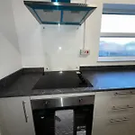Stylish Town House - Modern Double Room - 5