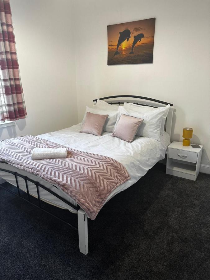 Stylish Town House - Modern Double - 5 Homestay Coventry
