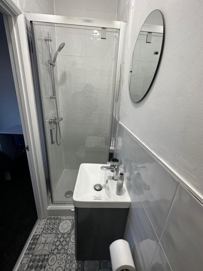 Stylish Town House - Modern Double - 5 Homestay Coventry